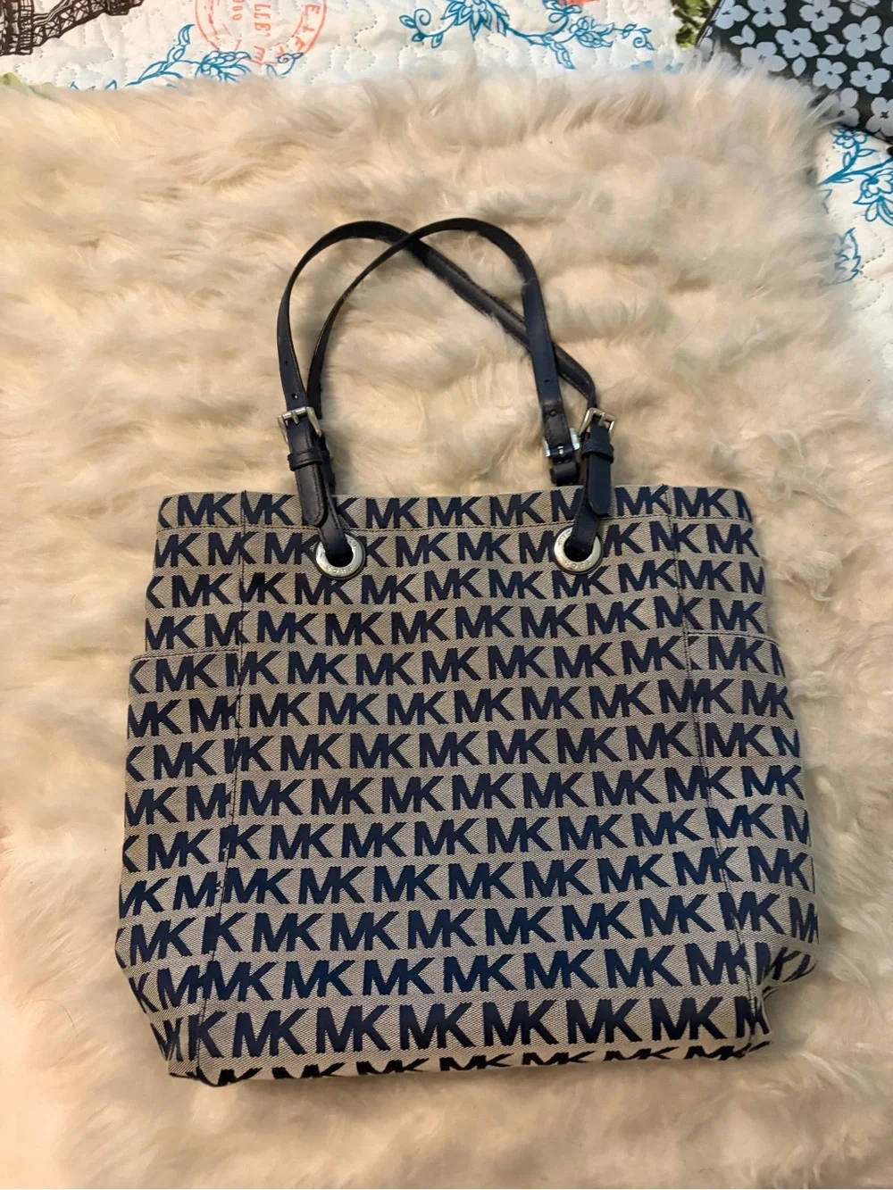 Michael Kors spacious logo